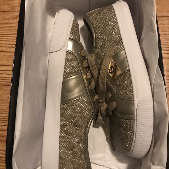 Guess gold shoes - Picture 3 of 3